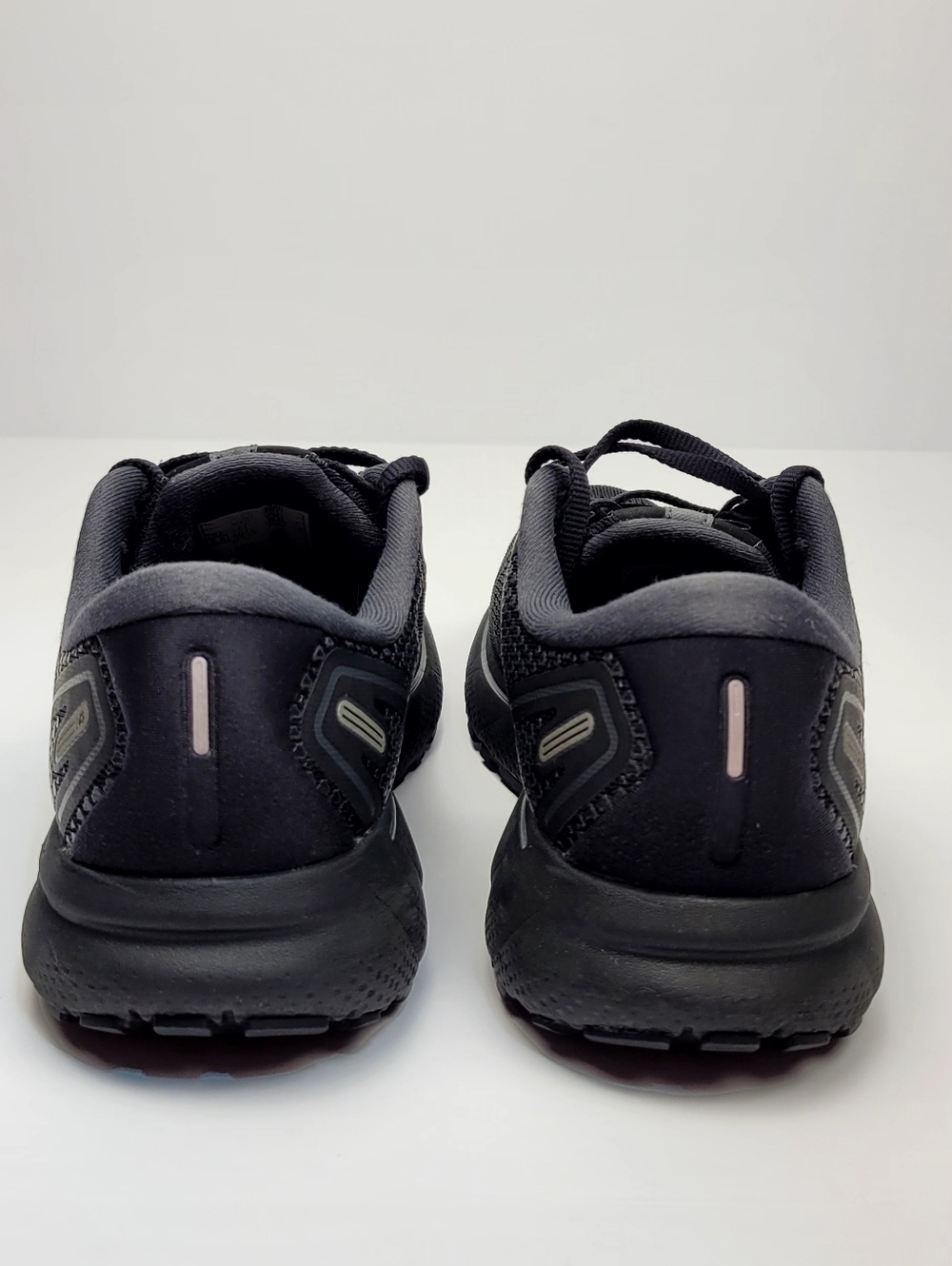 Brooks Ghost 14 Women’s Running Shoes – Size 8.5 B – Black Athletic Sneakers - Picture 3 of 8